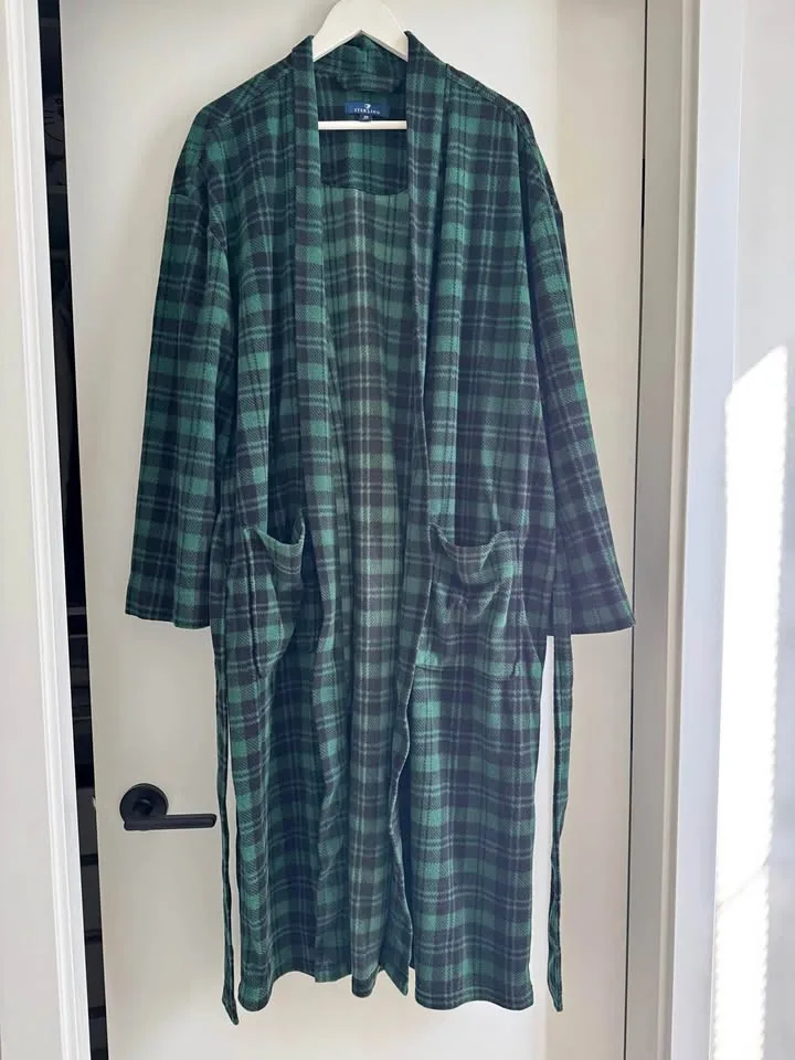 NEW Men’s Robe thumbnail