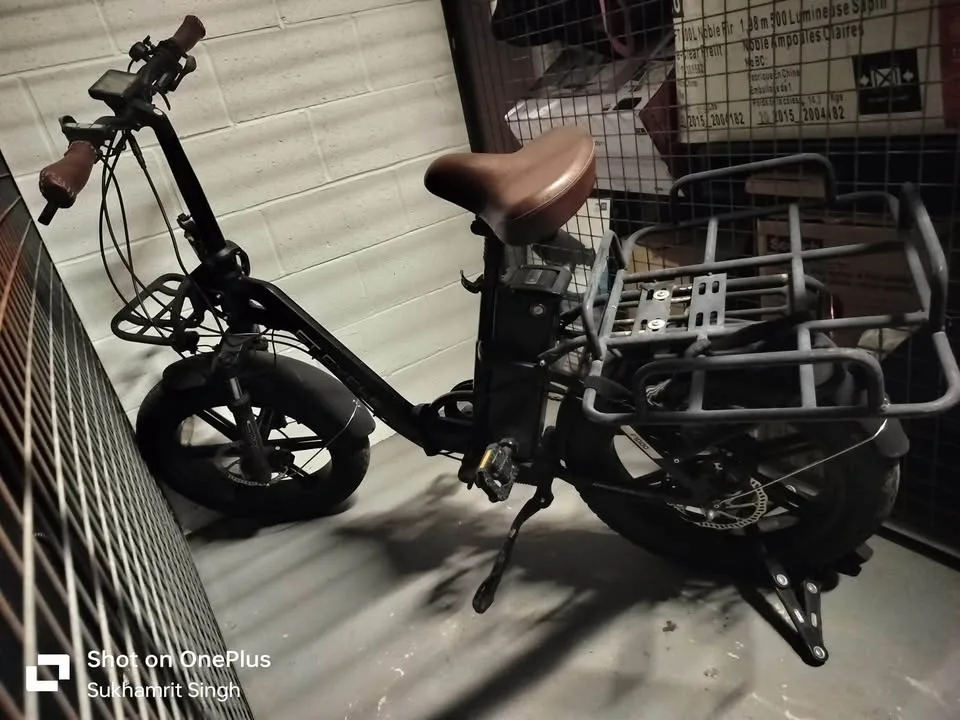 ET Cycle F1000 Fat Tire E-Bike – Excellent condition #Cleanout image indicator(2)