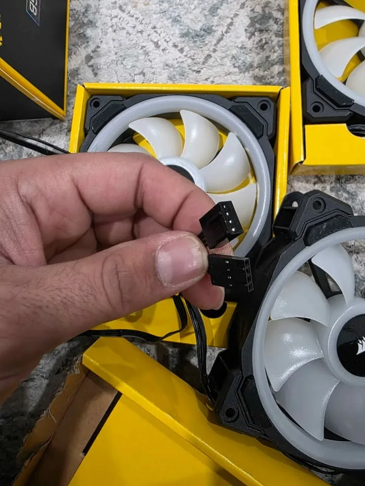 LL120 RGB 120mm Fan 3-Pack with Lighting Node PRO image indicator(4)