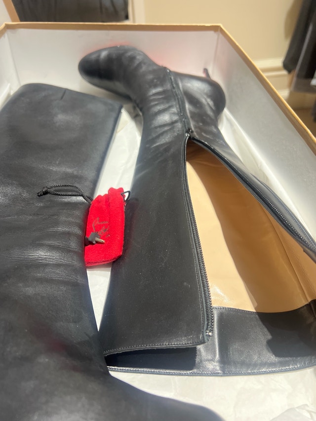 Christian Louboutin Black Leather Boots. Red Bottoms - photo 5