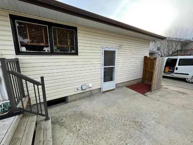 Basement Suite For Lease | 3 BR●1 Bath●1 Parking #CLEANOUT image indicator(9)