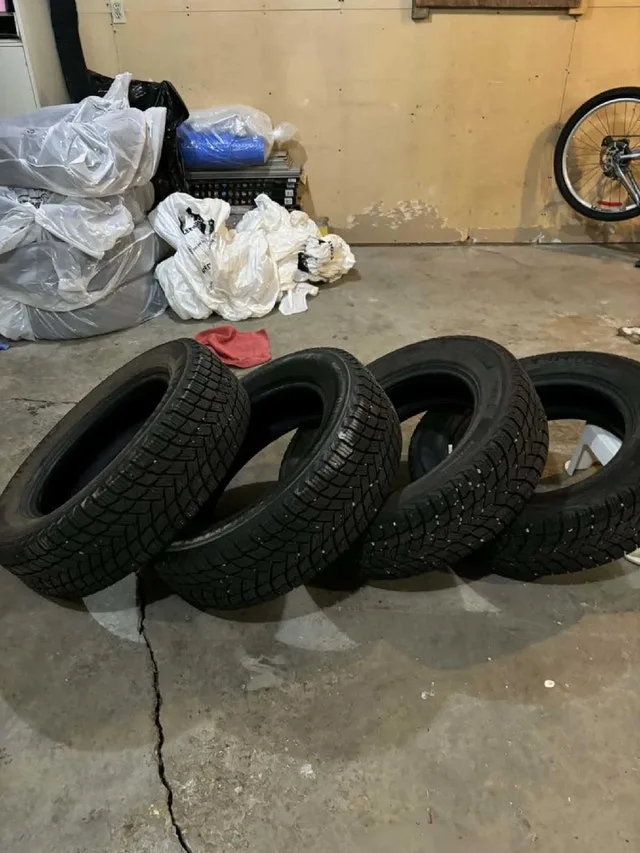 Michelin X-Ice SNOW Winter Tire | 215/65R17 99T #CLEANOUT