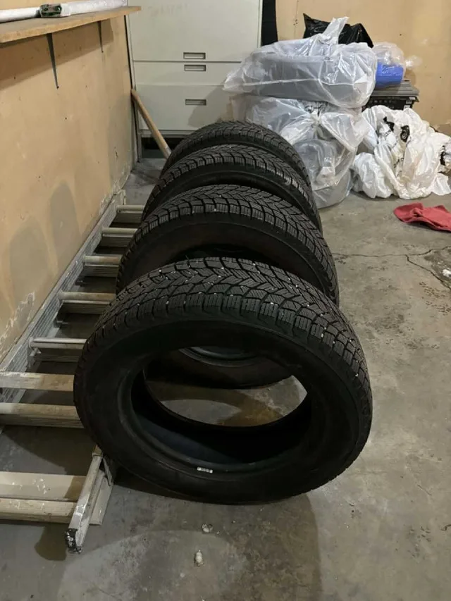 Michelin X-Ice SNOW Winter Tire | 215/65R17 99T #CLEANOUT image indicator(4)