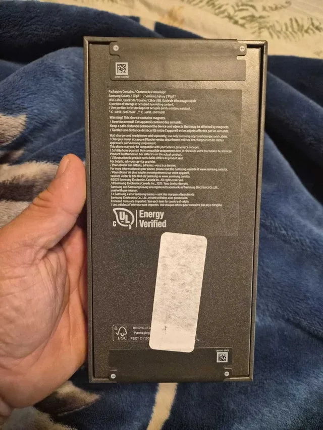 Samsung Galaxy Z Flip7 512GB | BRAND NEW #CLEANOUT image indicator(3)