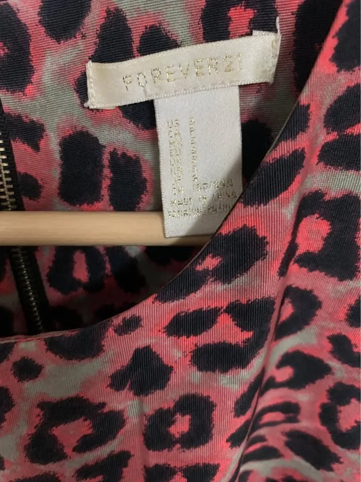 Forever 21 Animal/Leopard Print Dress - Size S image indicator(3)