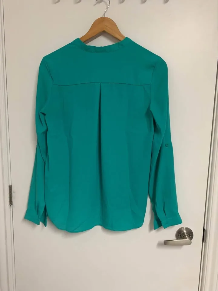 Forever 21 Shirt/Top - Size S/Small image indicator(2)