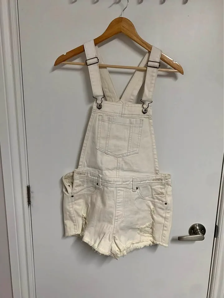 Forever 21 White Short Overalls (Shortalls) - Size 29