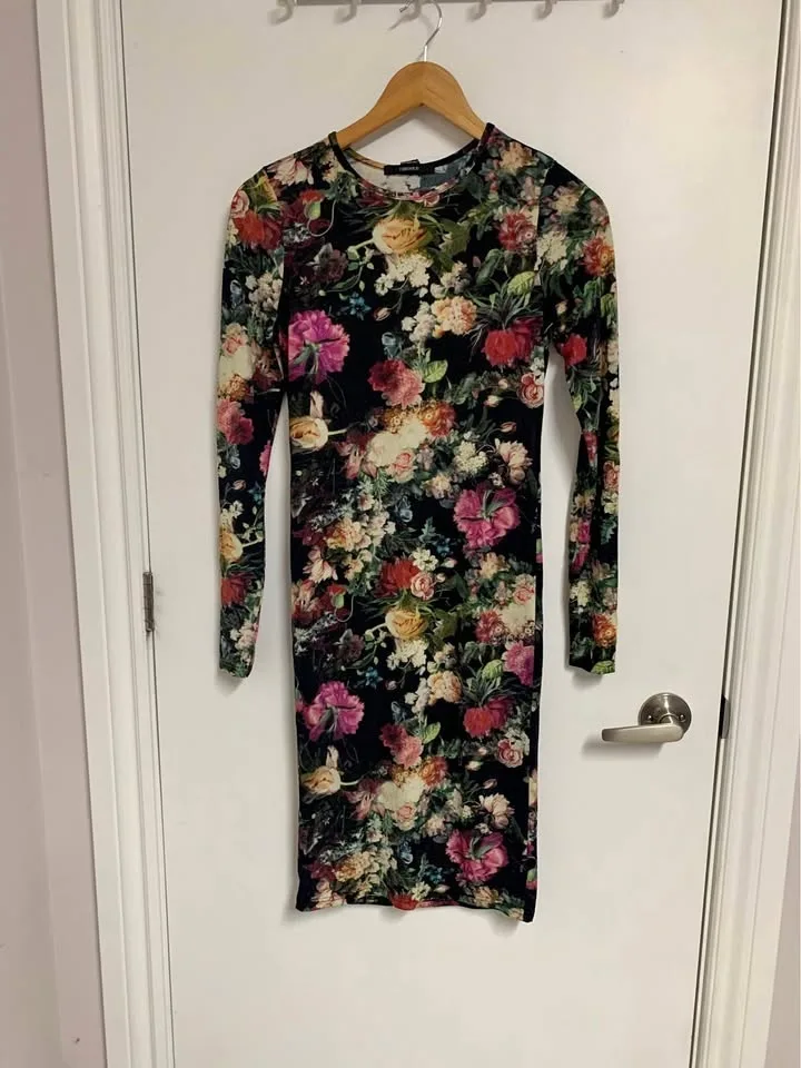 Forever 21 Long Sleeve Floral Dress - Size S/Small