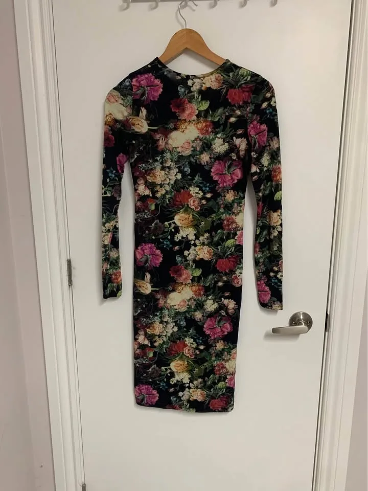 Forever 21 Long Sleeve Floral Dress - Size S/Small image indicator(2)