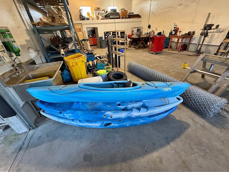 2 kayaks