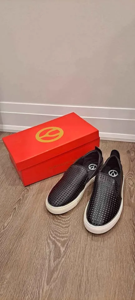 Wishbone black shoes