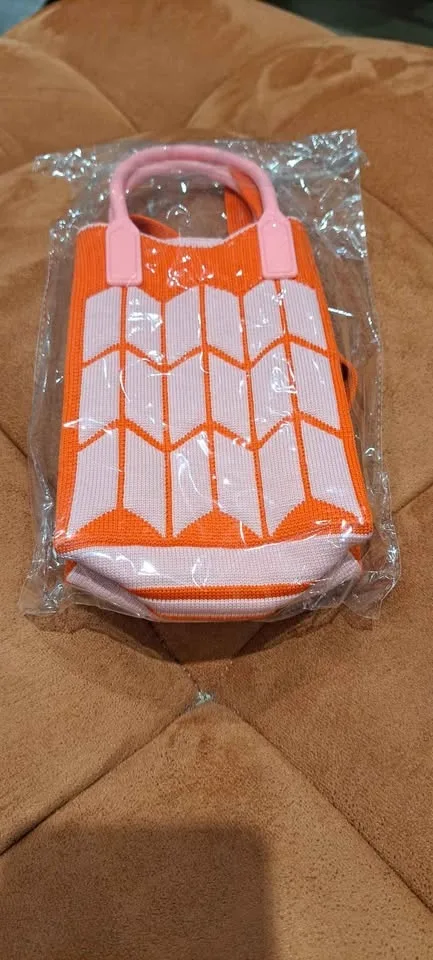 Knit cross body bag image indicator(2)