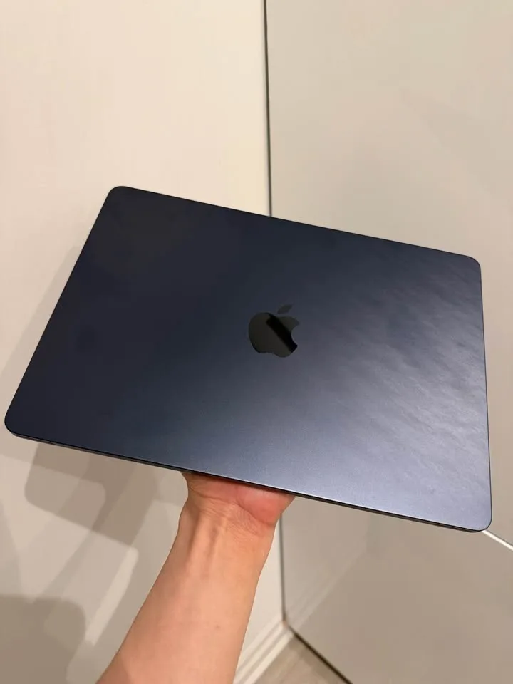 M4 Macbook Air 16gb 256gb Midnight image indicator(2)