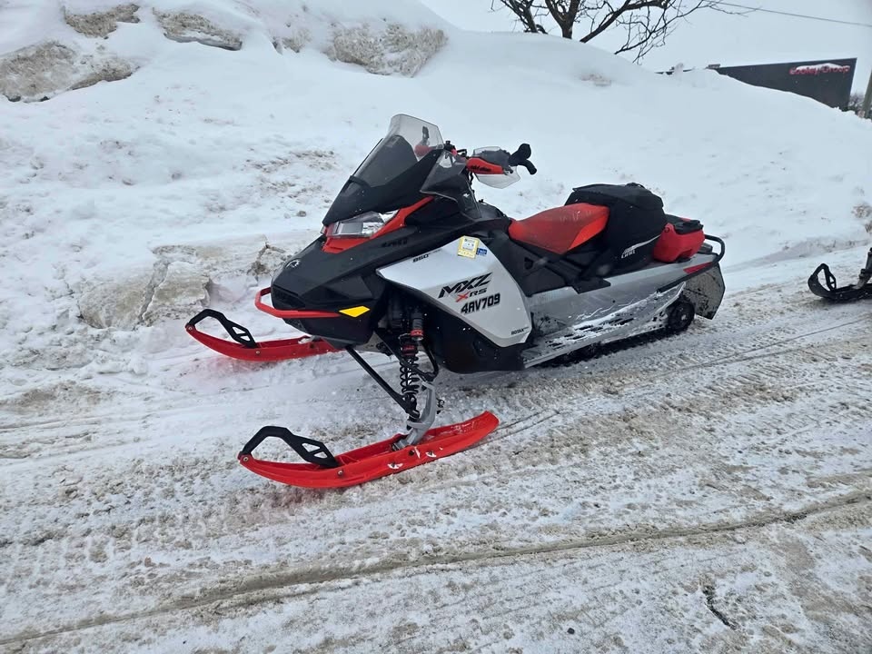 SKIDOO 2022 850 MXZ XRS