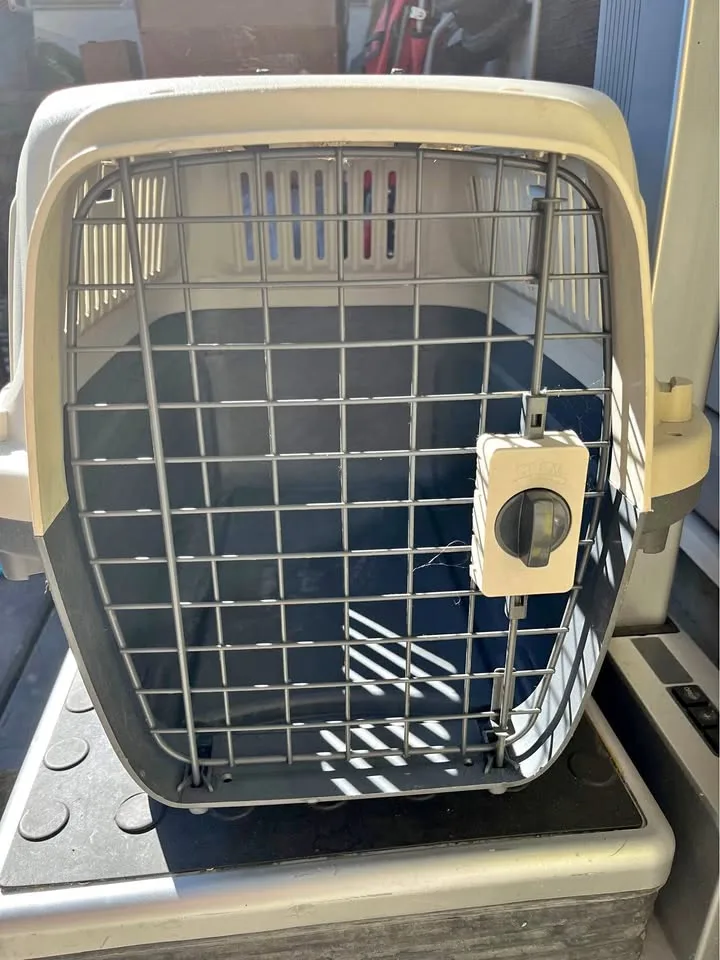 Plastic Carrier Dog Crate thumbnail