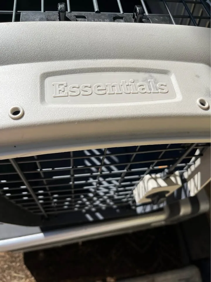 Plastic Carrier Dog Crate image indicator(3)