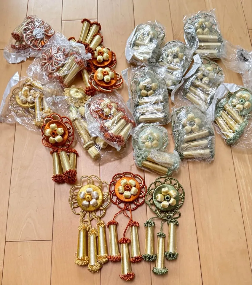 BRAND NEW 19 Orange, Yellow & Green Curtain Tassels thumbnail