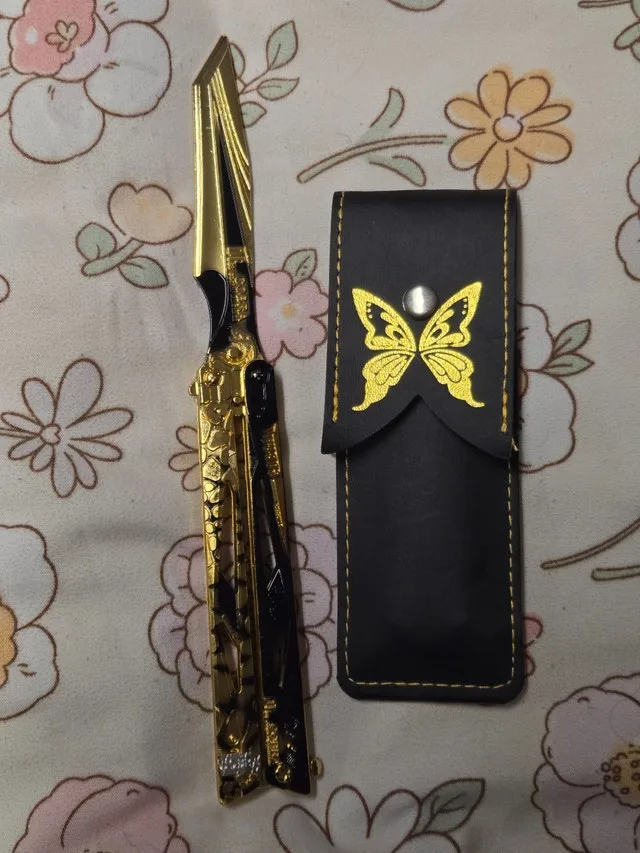 Game Character-Inspired Knife & Balisong Set image indicator(4)