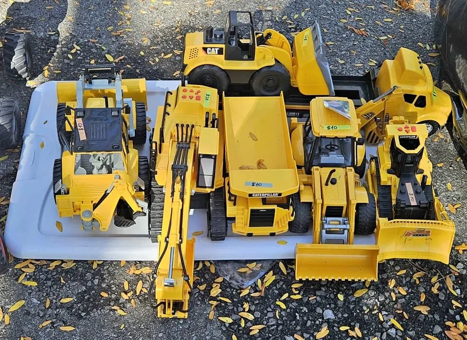 Construction toy cars