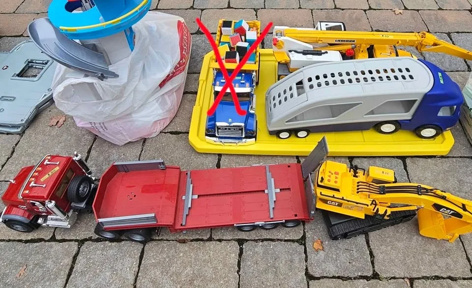 Crane, cement mixer, garbage truck image indicator(10)