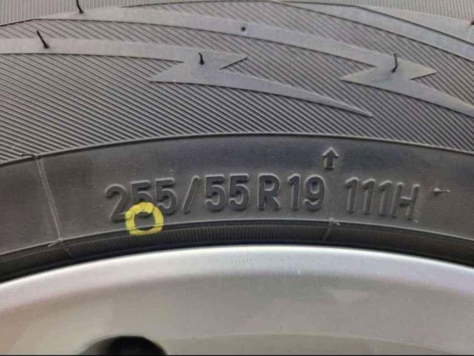 Audi Q7 rims and Toyo winter tires - photo 2