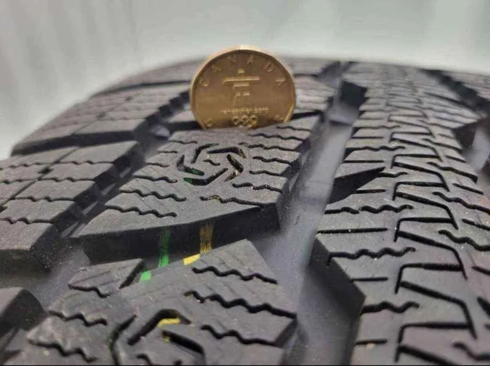 Audi Q7 rims and Toyo winter tires image indicator(4)