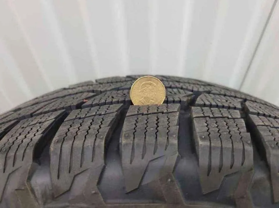 Audi Q7 rims and Toyo winter tires image indicator(5)