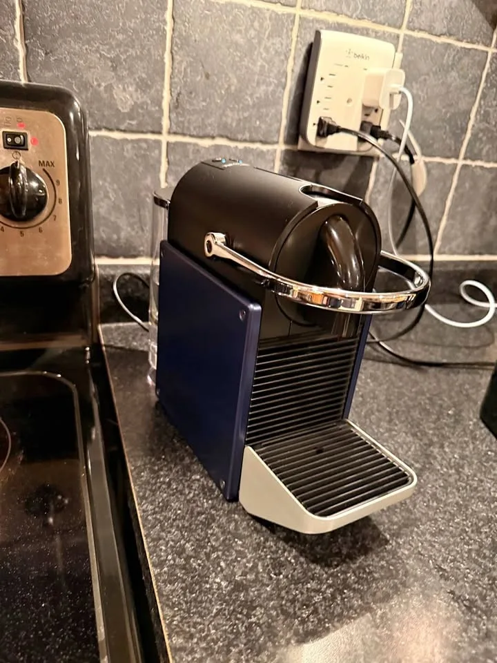 Nespresso Pixie Espresso Machine
