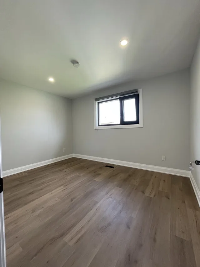 North York 1 bed, 1 Kitchen, 1 Bath image indicator(3)