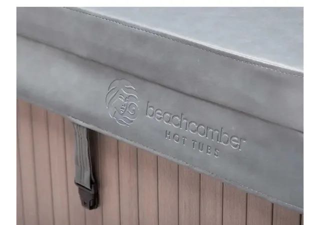 Like New 89x89 Beachcomber Hottub Cover and Lifter