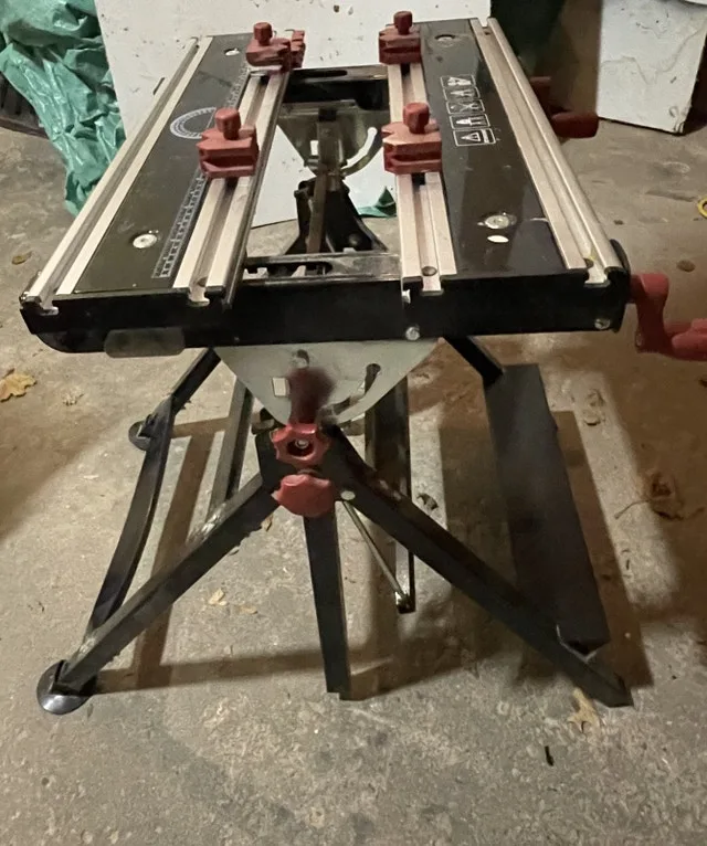 Portable Workbench with Sliding Clamps and Vice image indicator(3)