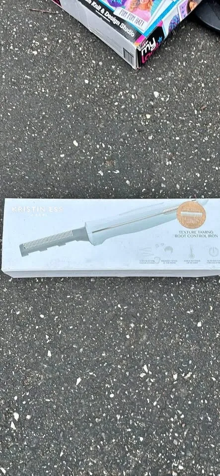 Kristin ess hair- Texture taming root control iron