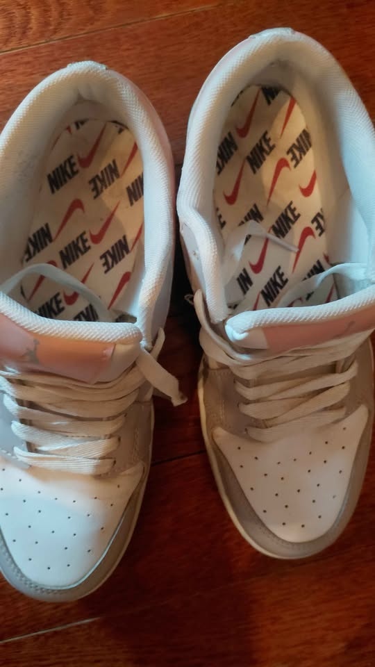 Air Jordan shoes size 7y fits 8.5 women - photo 3