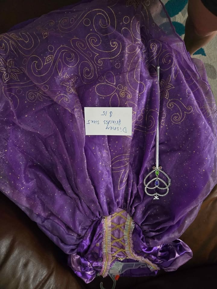 Purple disbey princess gown ( size 5 - photo 2