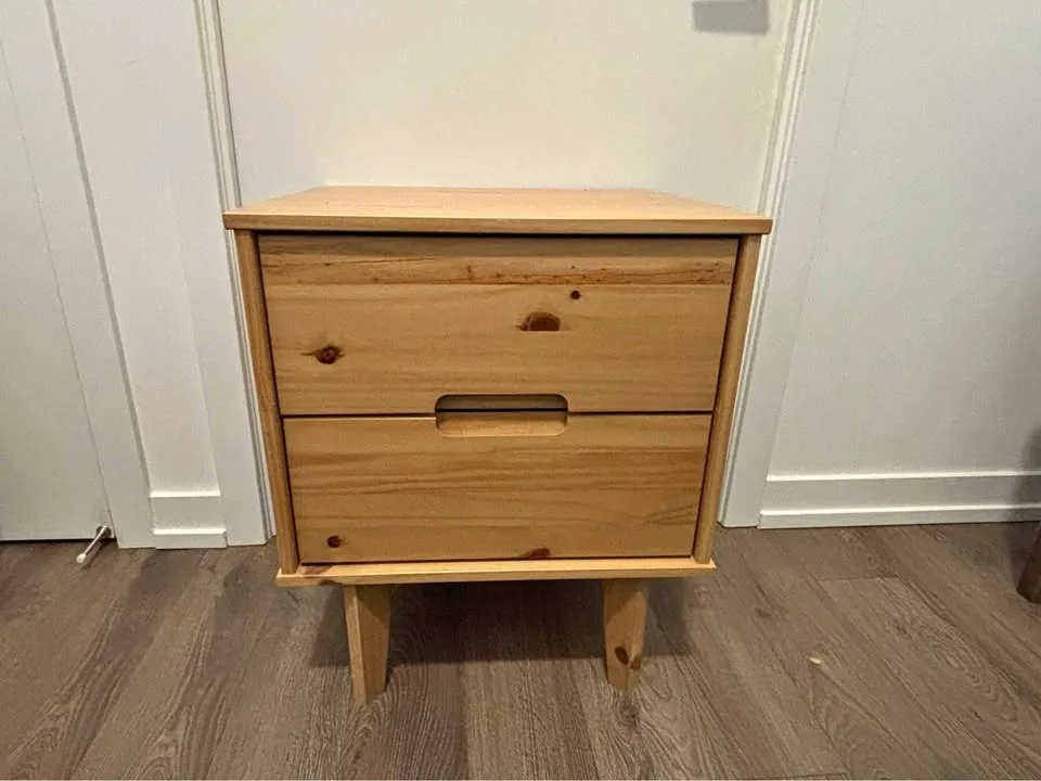 Set of 2 - Mid-Century Modern Solid Wood Nightstands