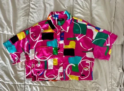 Bright Abstract Print Crop Button-Up Shirt | Size Medium