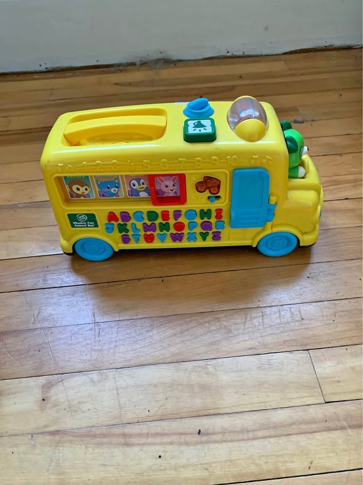 Leap frog bus