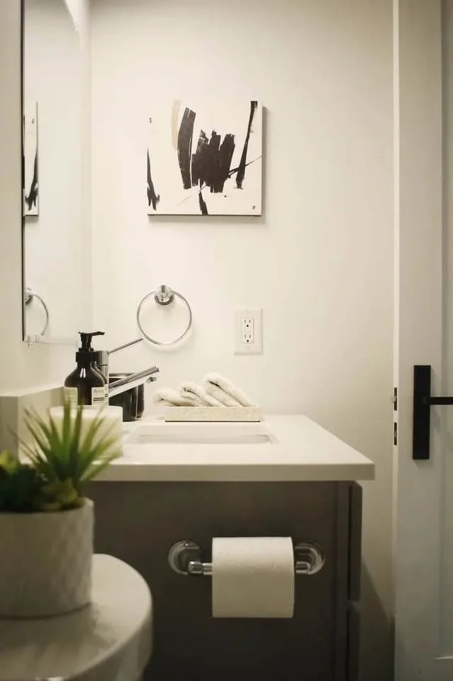 Modern Art Pieces - Canvas Prints image indicator(2)