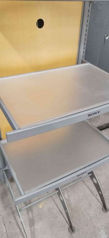 Free-standing Sony Display Rack - photo 2