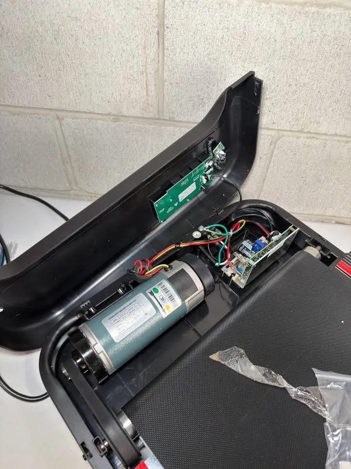 RHYTHM FUN Walking Pad Treadmill with Incline image indicator(5)