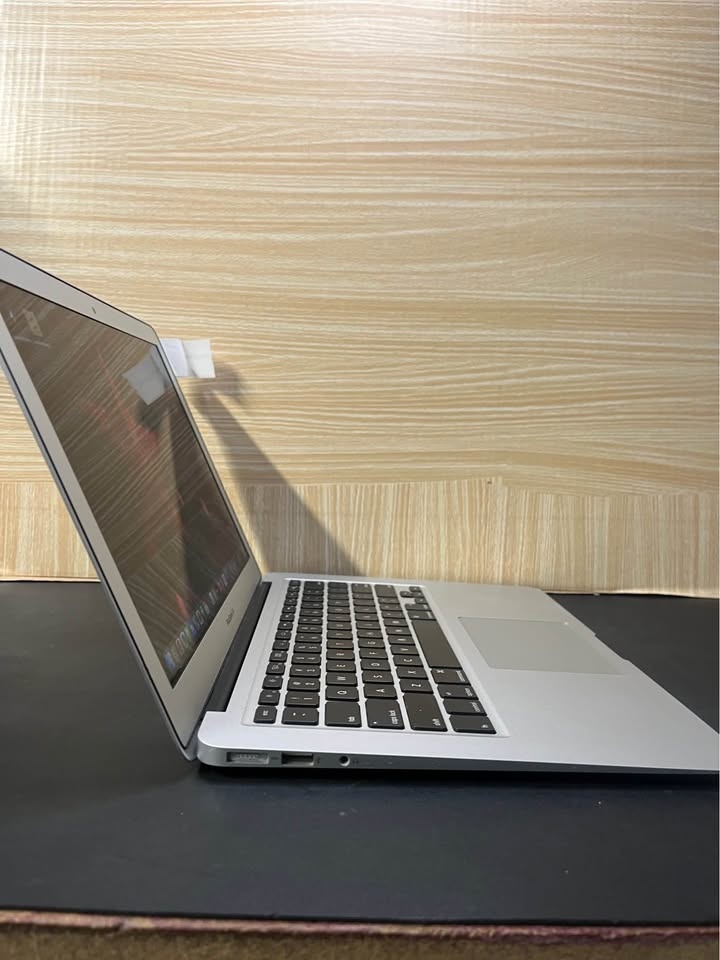 Like New Apple MacBook Air 13" - photo 3