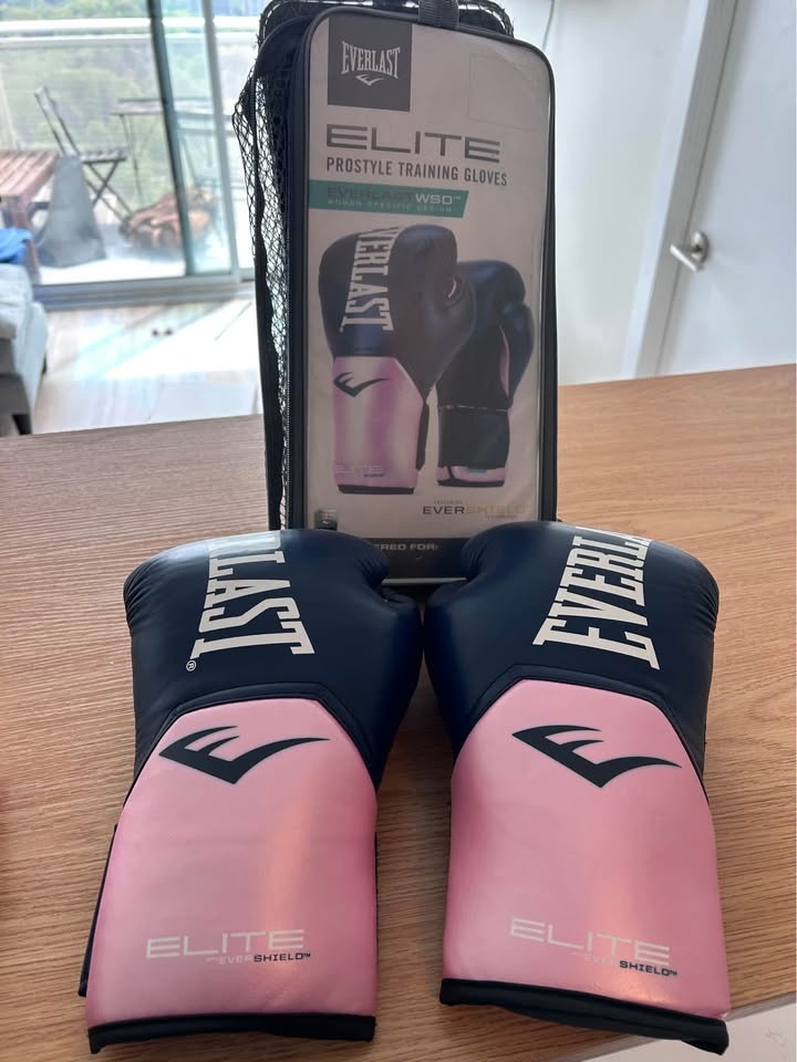 Pro Style Training Gloves (Small)