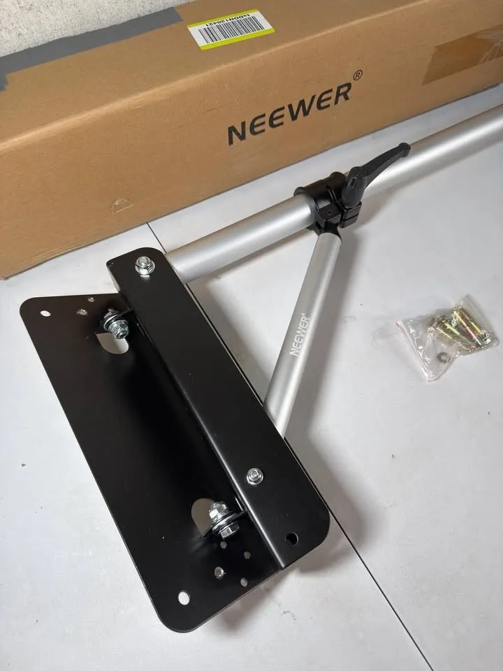 Neewer Wall Mounting Triangle Boom Arm for Strobe Light image indicator(4)
