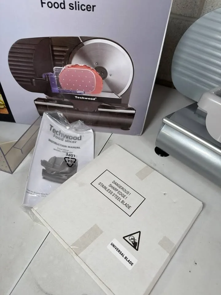 Techwood Food Slicer with Removable 9” Blade image indicator(4)