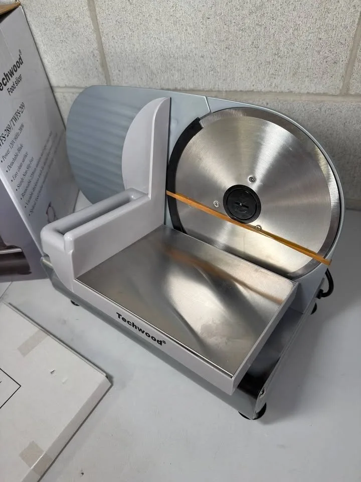 Techwood Food Slicer with Removable 9” Blade image indicator(6)