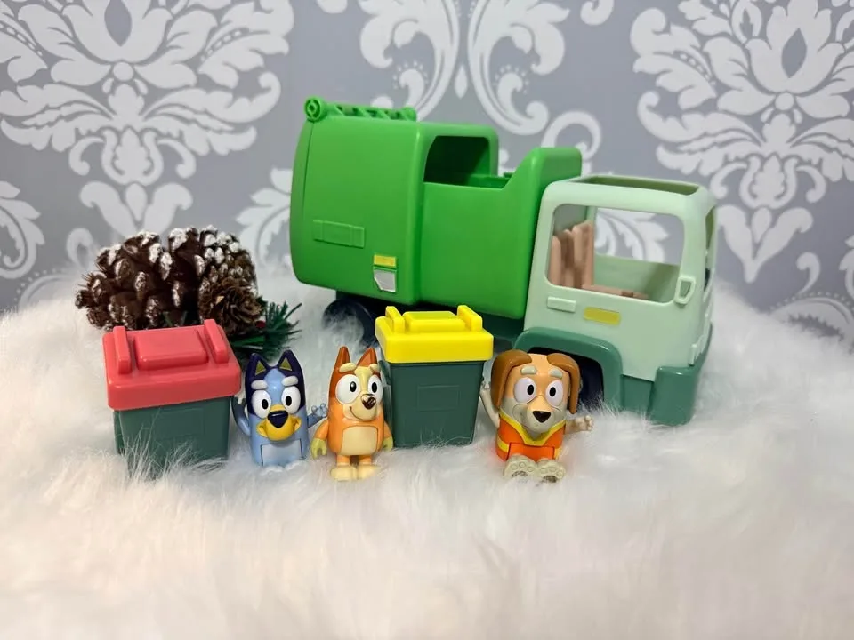 Bluey Garbage Truck Playset