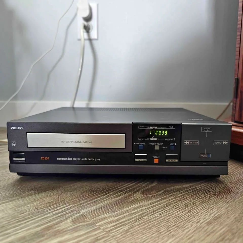 Philips CD 104 player
