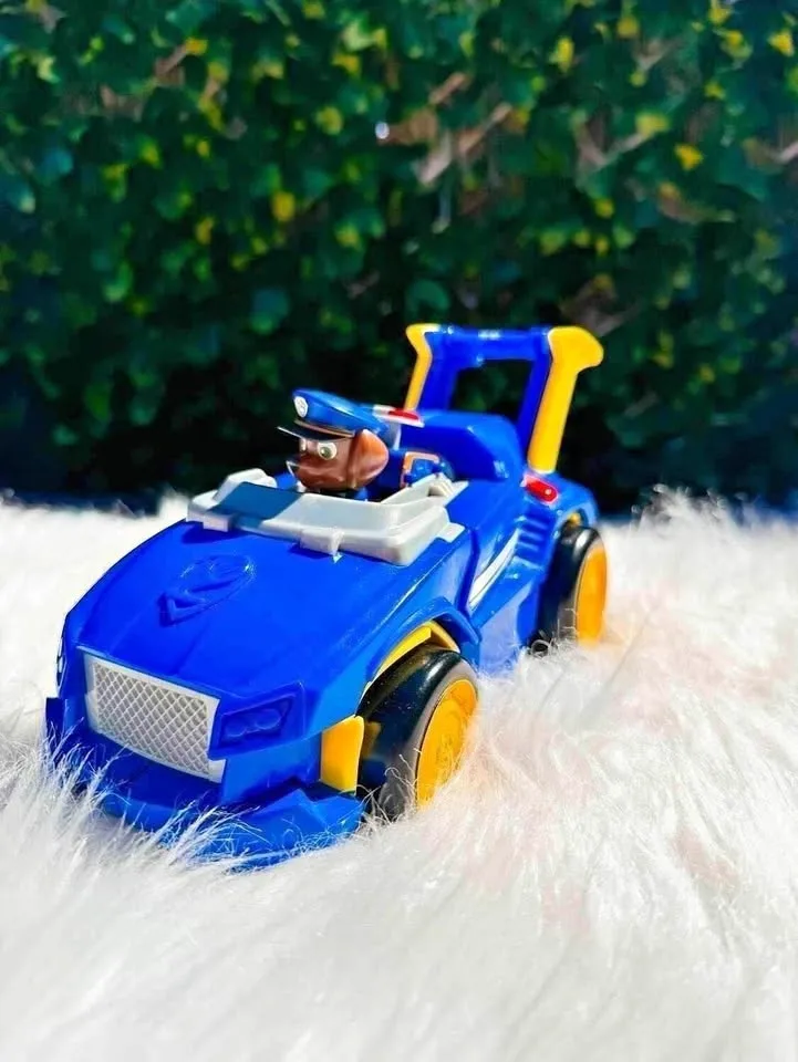 PAW Patrol Chase's Powered Up Cruiser Transforming Vehicle