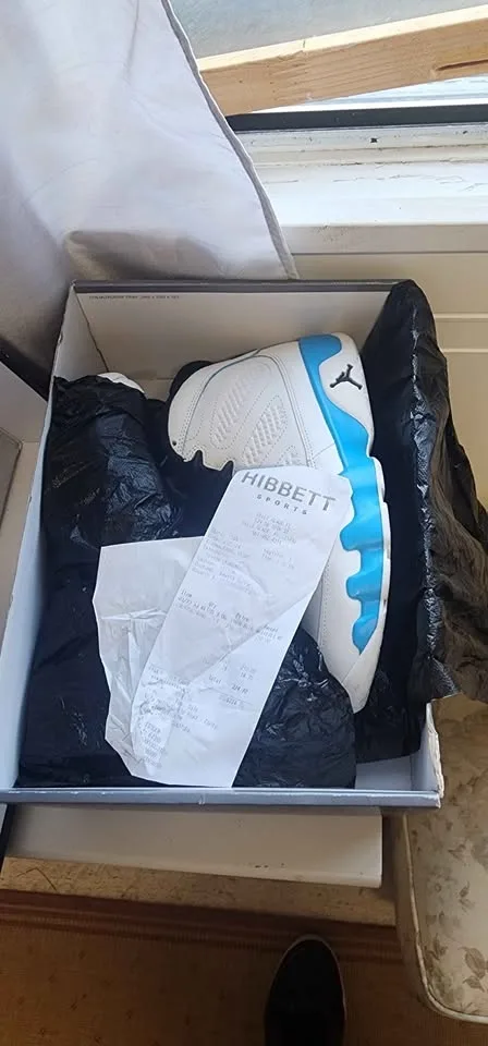 Jordan 1 Retro High OG Lucky Green (W) DB4612-300 Size 8.5 image indicator(2)