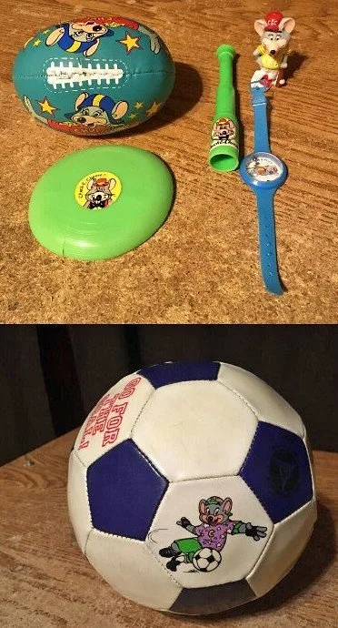 CHUCK E. CHEESE SHOWBIZ PIZZA LOT